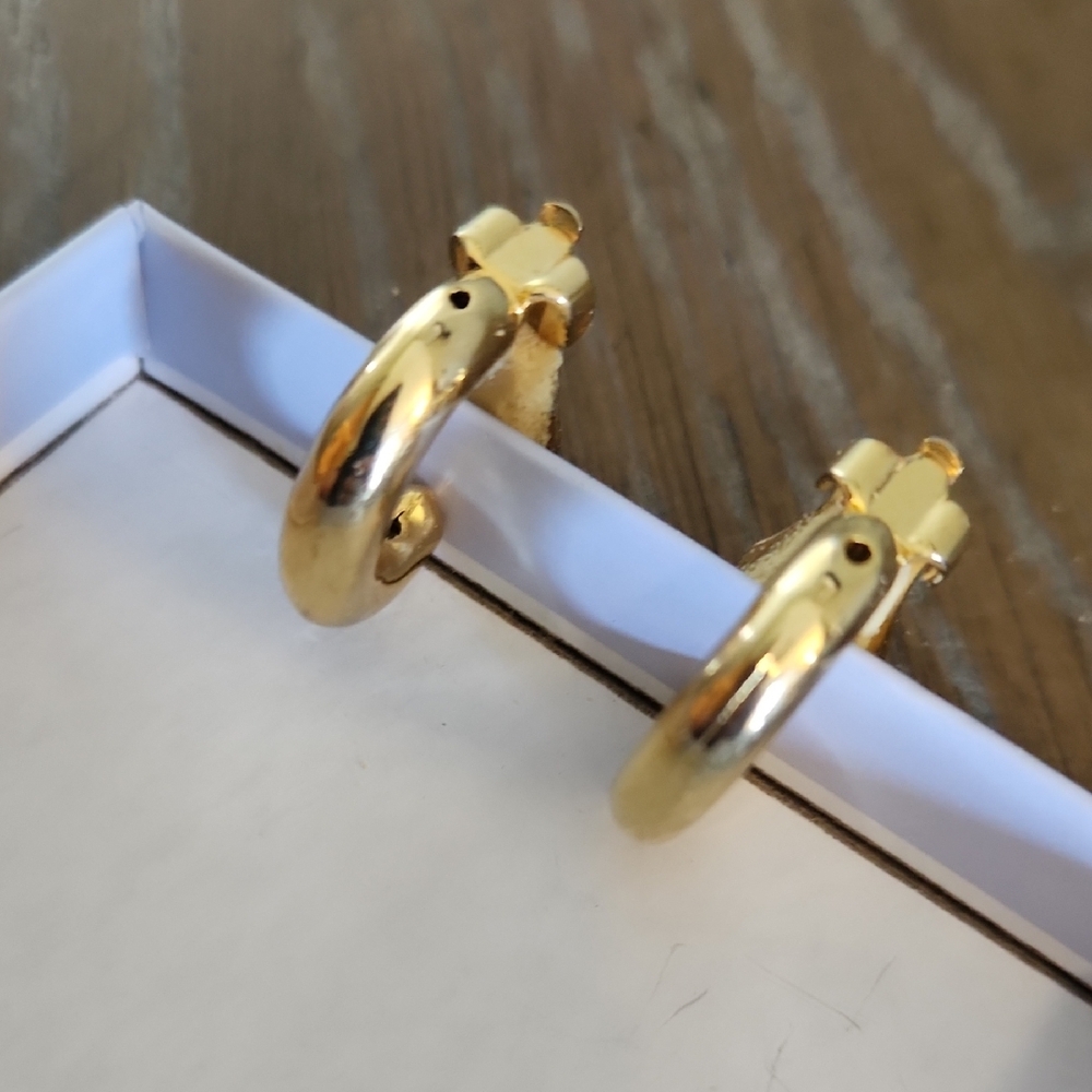 Elegant Gold Tone Hoop Clip-on Earrings